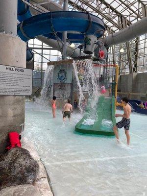 Children's splash pad