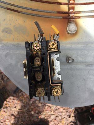 Start Contactor. The Contactor was burned and not making contact on start up.