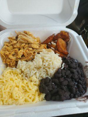 Pabellón criole bowl with chicken