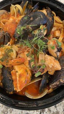 Seafood cioppino