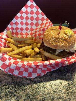 Wiffle burger with fries