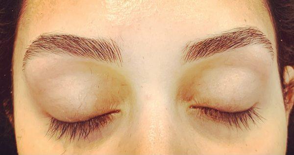 Eyebrows threading