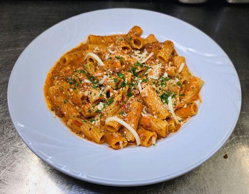 Rigatoni Bolognese