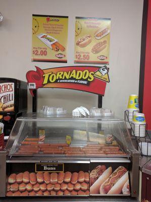 Like all good gas stations... hot dogs.