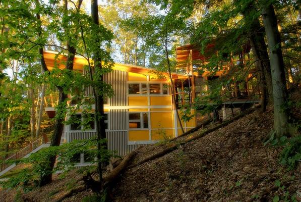 Lake Town Residence, Michigan on hillside