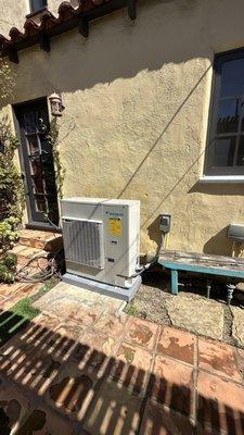 DAIKIN 
Heat Pump 
Installed in Studio City 

Call & Get FREE Estimate 
(310) 893-6886