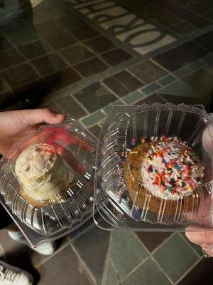 Ice cream and cookie, huge portions