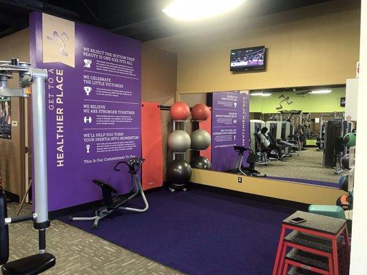 Ungraded functional fitness area