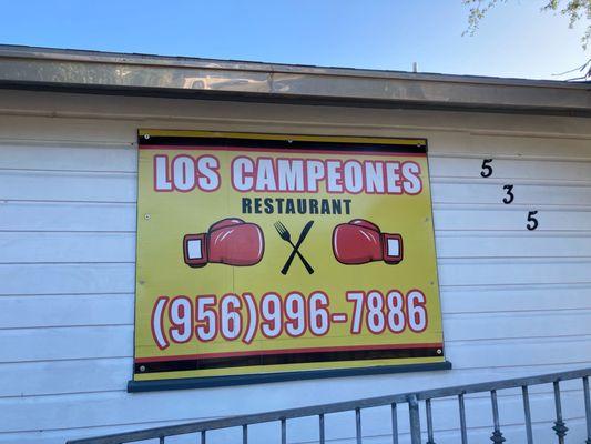 Outdoor sign - Los Campeones