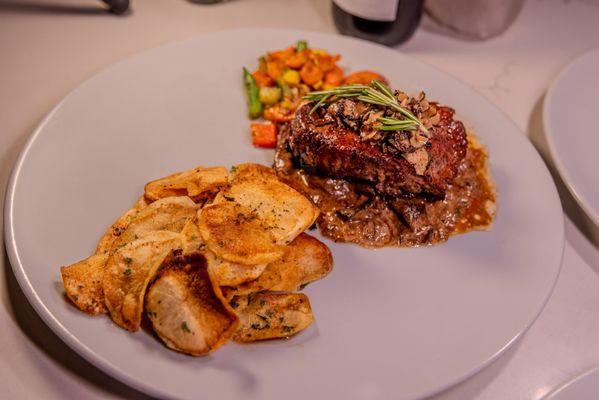 Filetto Di Manzo Con Porcini E Profumo Di Tartufo