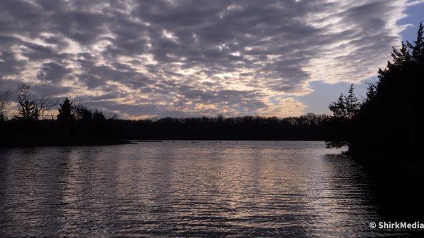 Before the sunset, a great opening for pictures from either direction at Lake Olathe Park