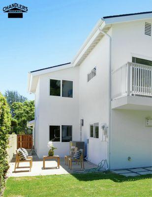 www.chandlersroofing.com :: White aluminum gutters and downspouts on home in Los Angeles, CA.