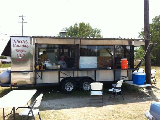 Willie's BBQ and Burgers!