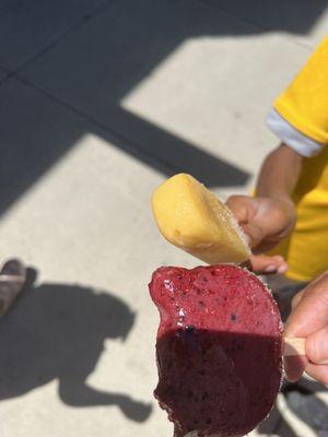 Gelato pops: very berry & mango