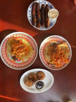 Revueltas Pupusa  Chilate con Nuegados Pltano solo (fried platain)