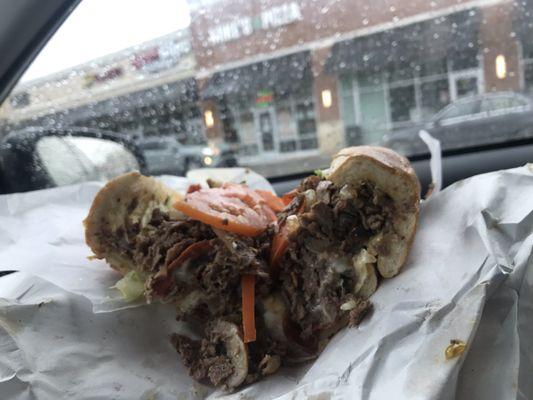 Philadelphia Cheesesteak Adventure - People love Mike's !!