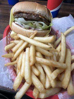 Cheeseburger, fries