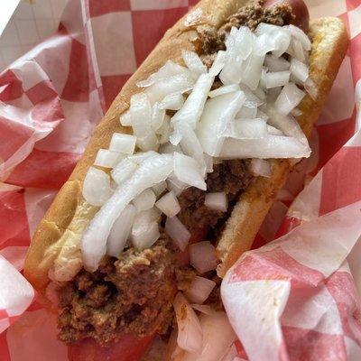 Morty's Famous All Beef Chili Dog w/Onions