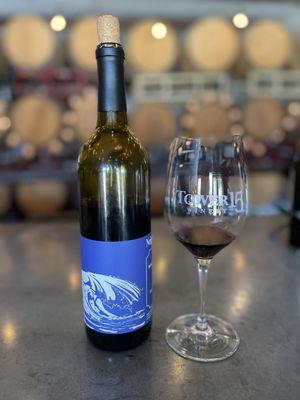 Swell, my favorite red! Red wine blend of Merlot, Cabernet Sauvignon and Petit Verdot.