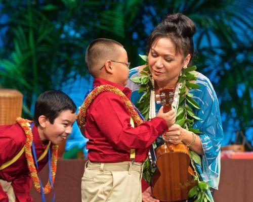 1st Place Keiki Kāne Soloist Bruce Keola Cabugos awarded by Kumu Hula Kapua Dalire Moe EHM 2017