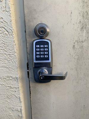 Comercial keyless entry