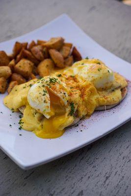 Eggs Benedict - IG: @nelson_eats