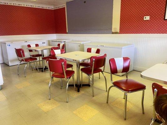 Gilly's Creamery indoor seating