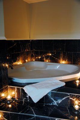 King Suite - Jacuzzi Tub