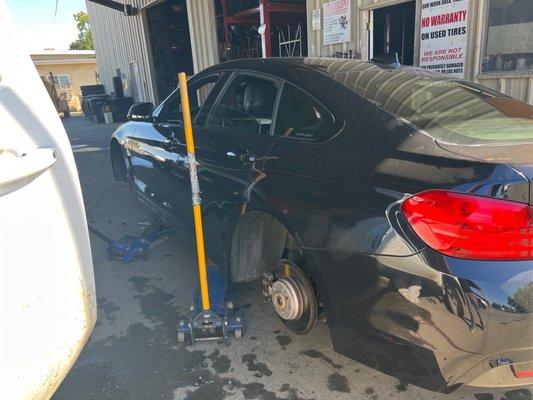 They got Both tires changed in under 30 min!!!