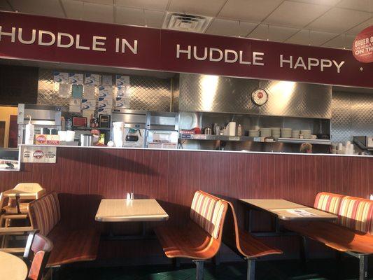 The absolute cleanest huddle house you'll ever see.