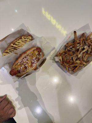 Garlic Fries / Soul Of Memphis / Coney Hotdog