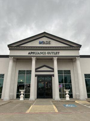 Made Appliance Outlet is based in the Dallas-Ft Worth Metroplex of Texas. We boasts the no. 1 Outlet when it comes to deals on appliances.