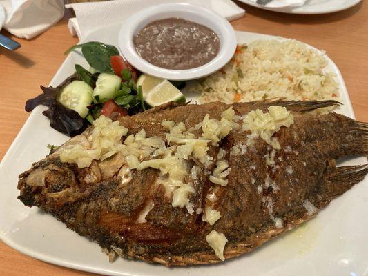 Fried fish with garlic