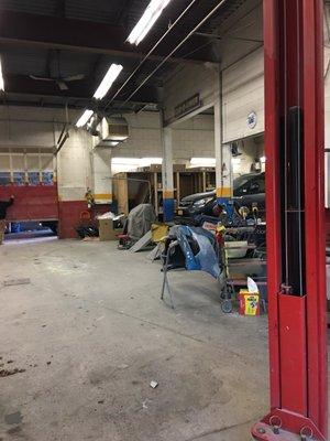 Lift and uncluttered shop work area