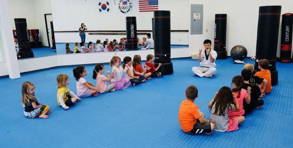 Birthday party Taekwondo Class!! Amazing focus!!!