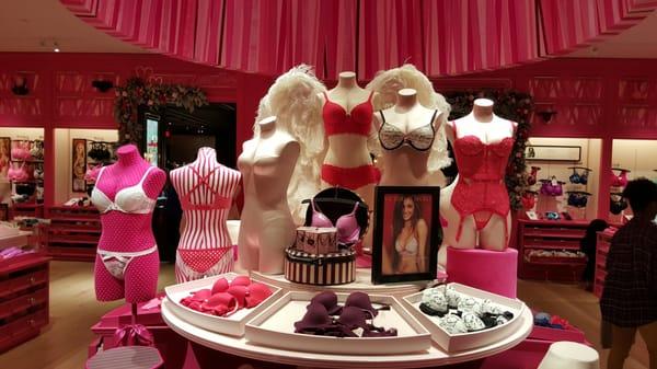 I will stick to the #VictoriasSecret gift card please.