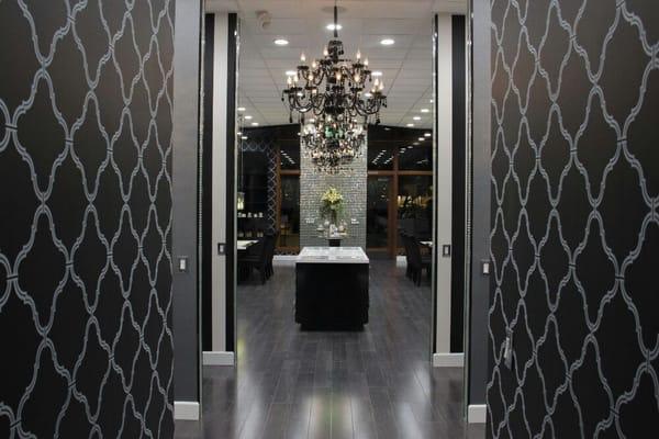 Rear view of salon - hallway and crystal wall