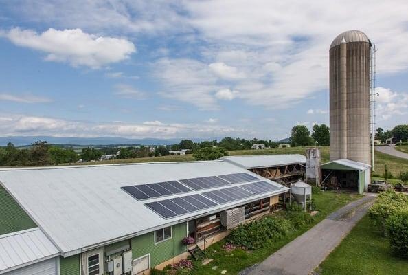 This PEG-installed 9,000W Hybrid Solar Power System enables the farmers to offset their monthly electricity bill and run stan...