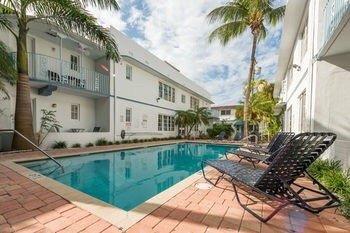 The Courtyard By Royal Stays,Miami Beach. Photos.