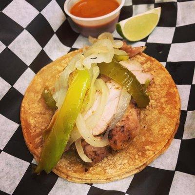 Chicken fajita taco