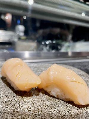 Scallop nigiri