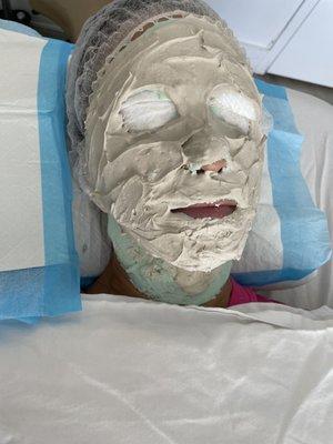 Four layers facial will give you a lifting to your skin