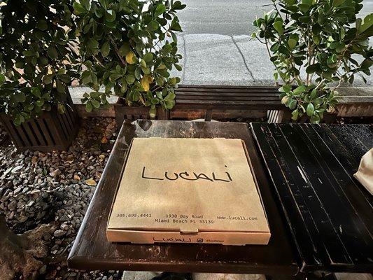 Lucali, Pizza Box