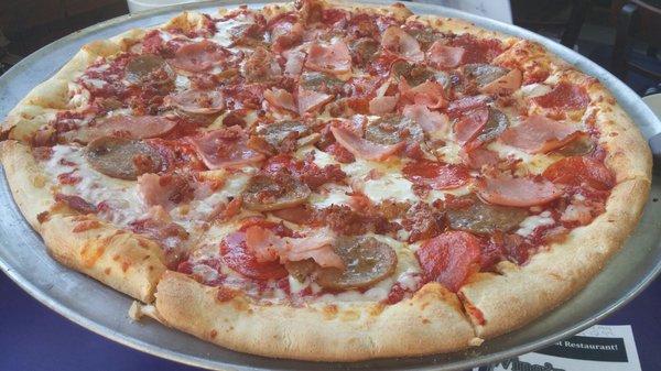 X-large meat deluxe pizza.  Great toppings in generous portion.