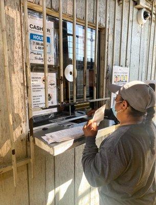 SA Recycling- vendiendo su carro junk