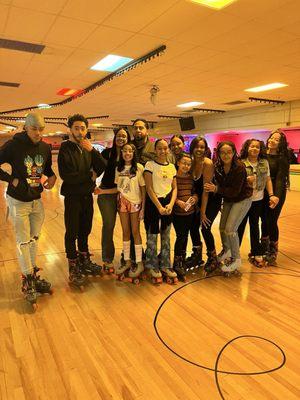 Milanis rollerskating party !!