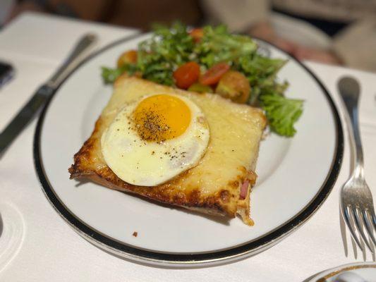 Croque madame.