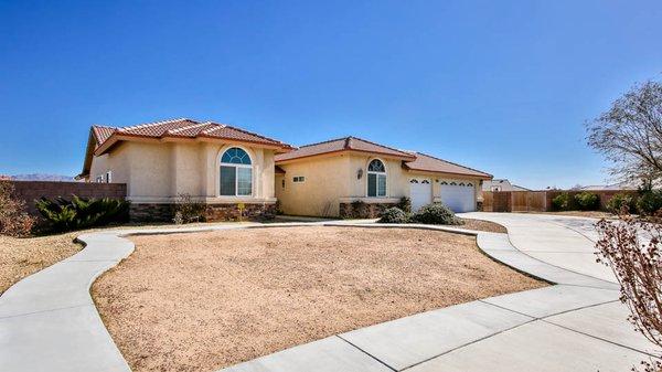 Gorgeous home in Apple Valley!  Sold in 27 Days!!