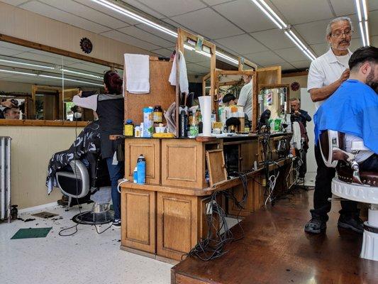 Ruben's: The Hair Business Area