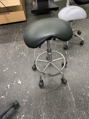 Hydraulic stool